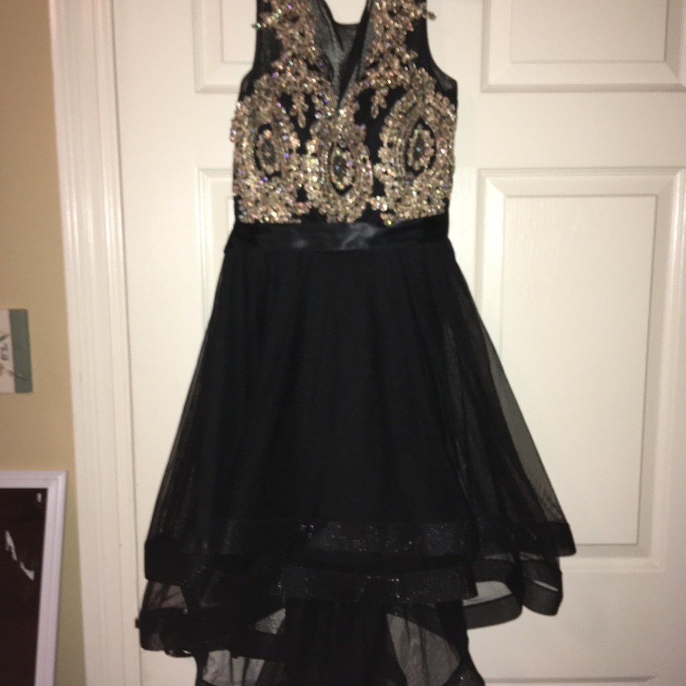 Black/Gold Highlow Homecoming Dress⚜️